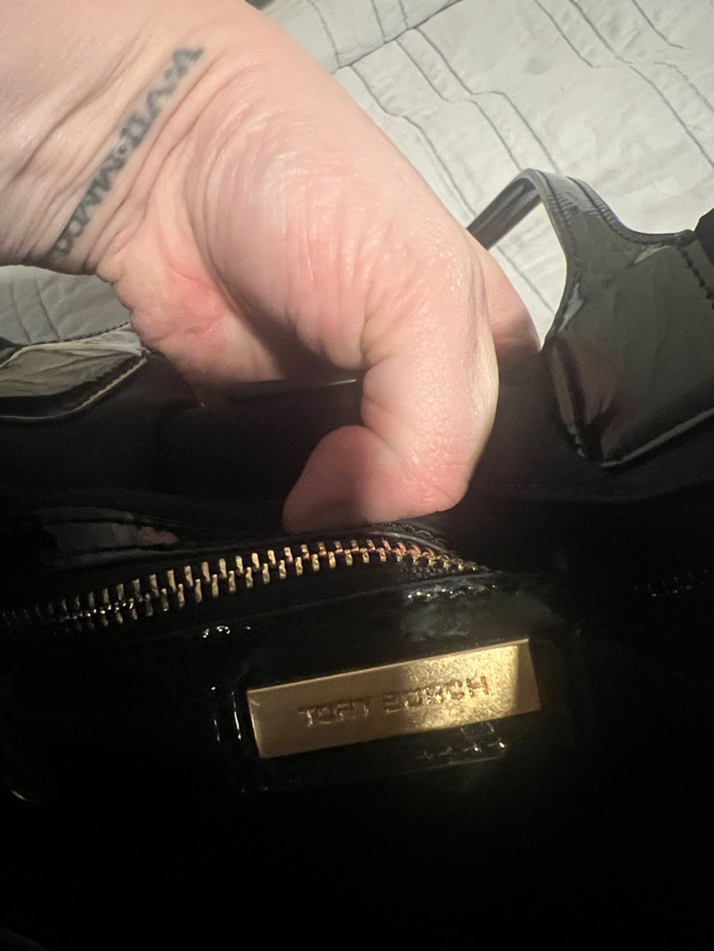 Tory Burch Black Ella patent small purse - Picture 4 of 5